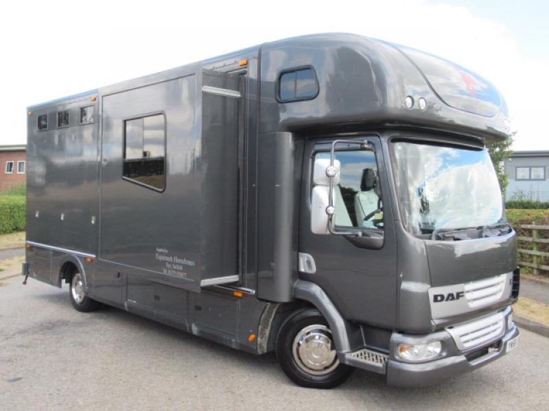22-230-2008 DAF LF 170 7.5 Ton Coach built by Ashbrook coach builders. Stalled for 3 with smart luxurious living with electric slide out.. STUNNING 7.5 Ton Horsebox!